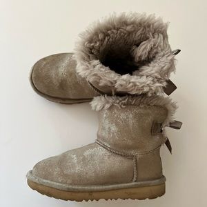 UGG Australia UGG Mini Bailey Bow II Boots Shimmer Goat Gray, size 12